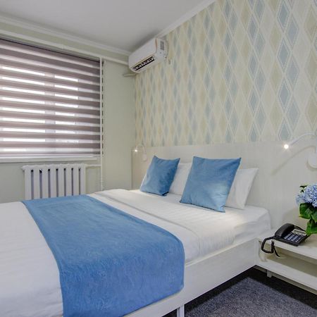 Viva Hotel Bishkek Exteriör bild