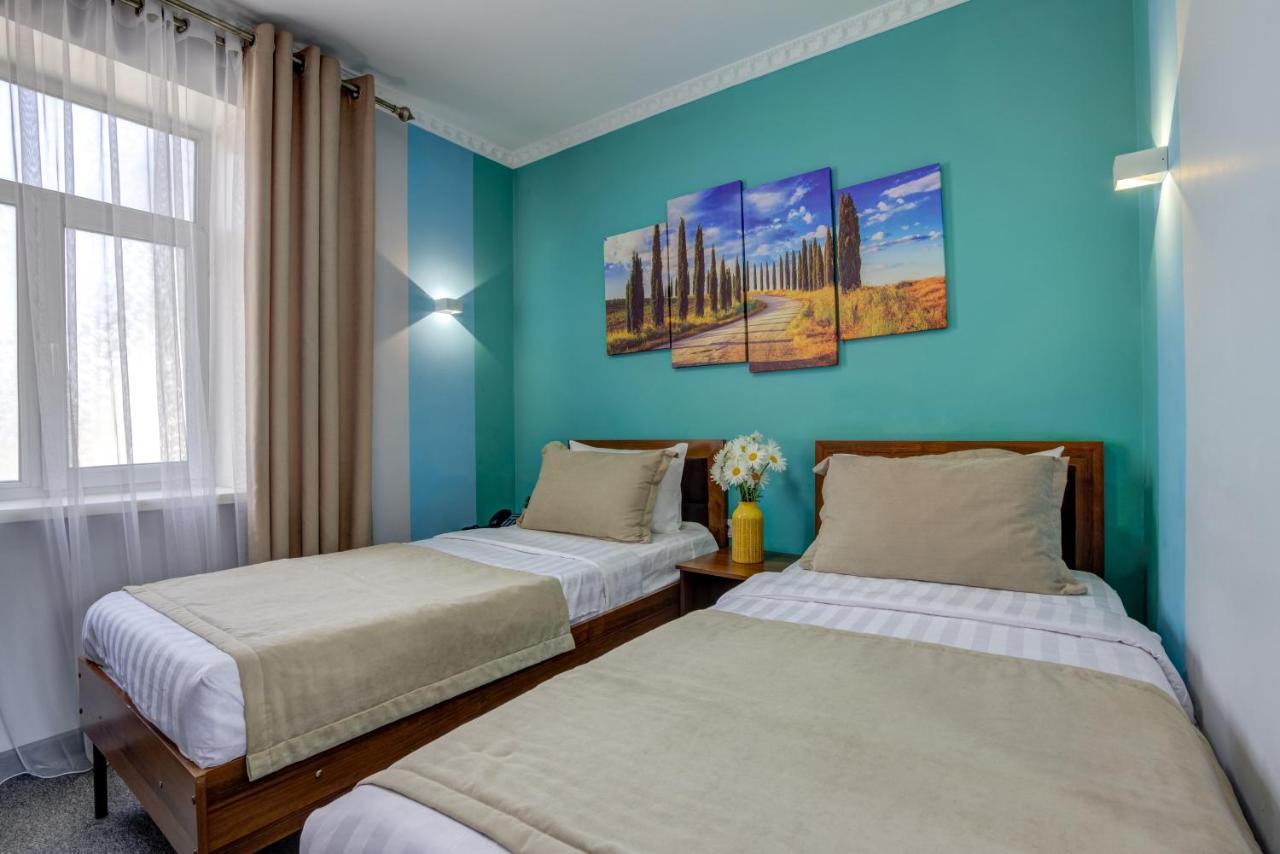 Viva Hotel Bishkek Exteriör bild