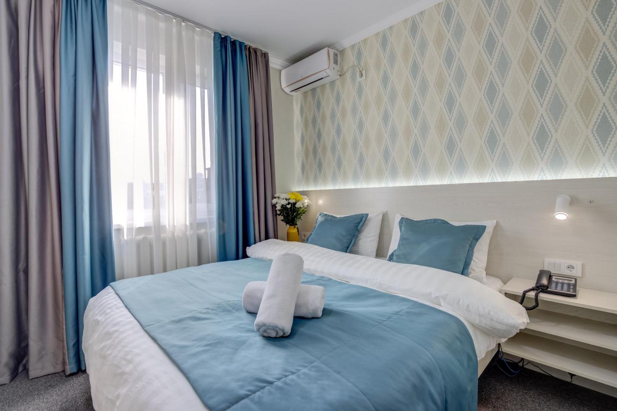 Viva Hotel Bishkek Exteriör bild