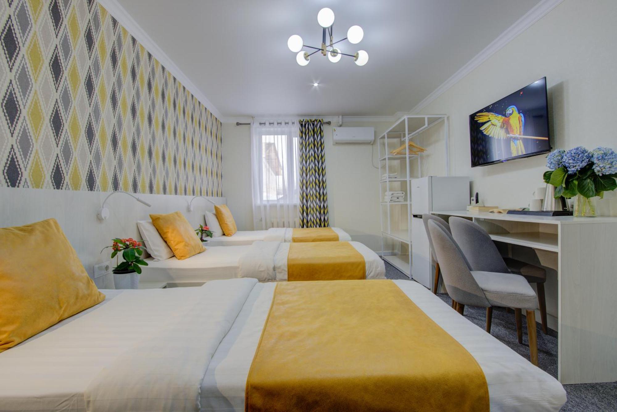 Viva Hotel Bishkek Exteriör bild
