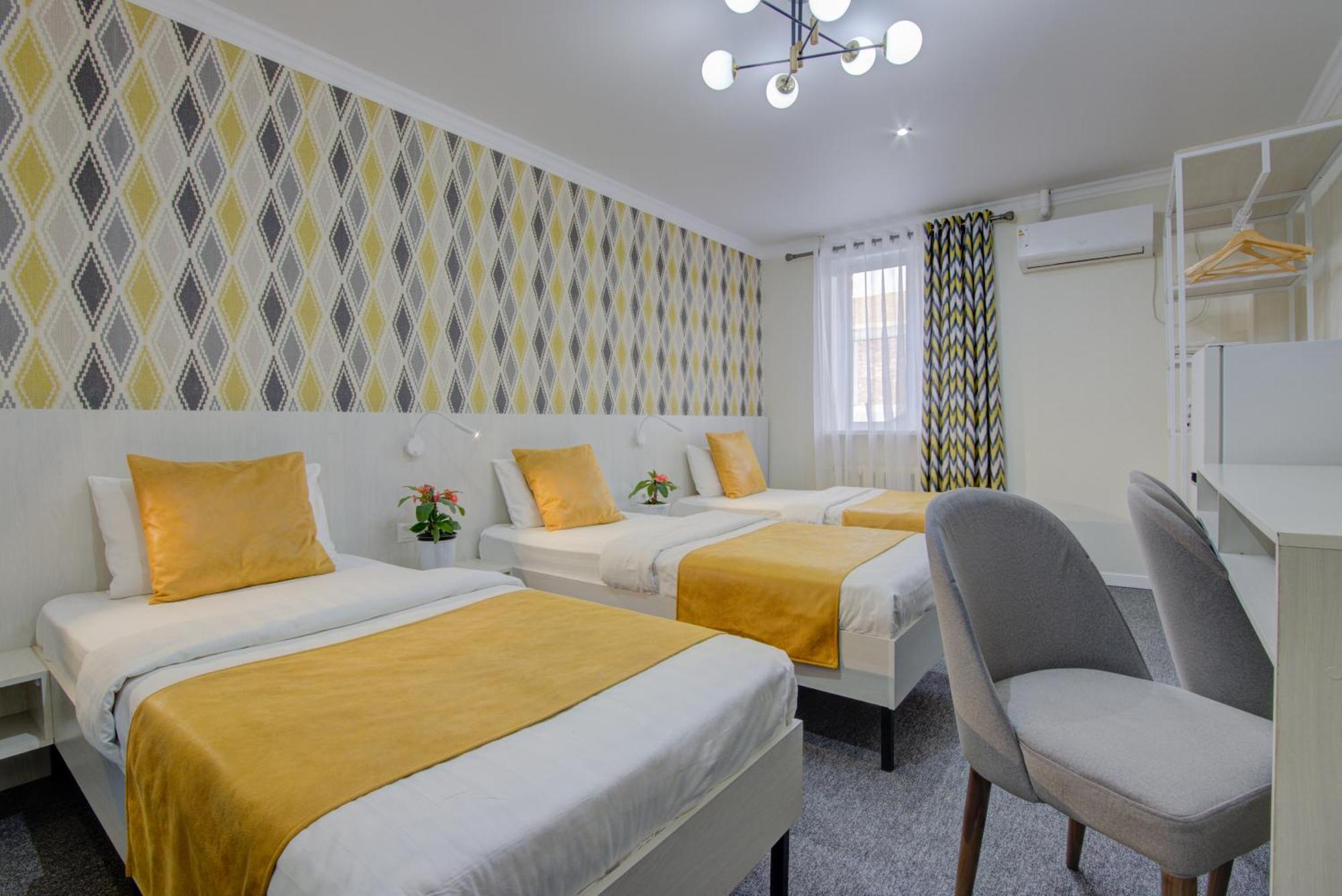 Viva Hotel Bishkek Exteriör bild
