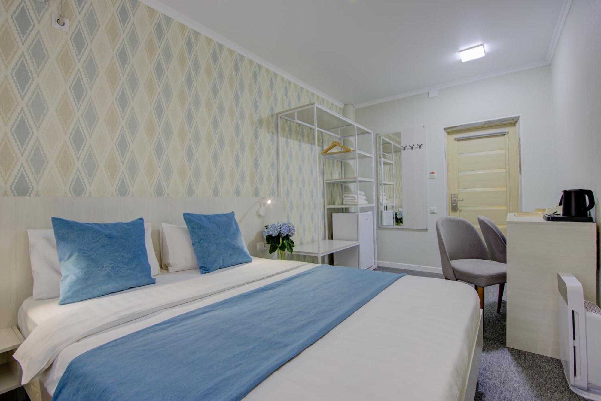 Viva Hotel Bishkek Exteriör bild